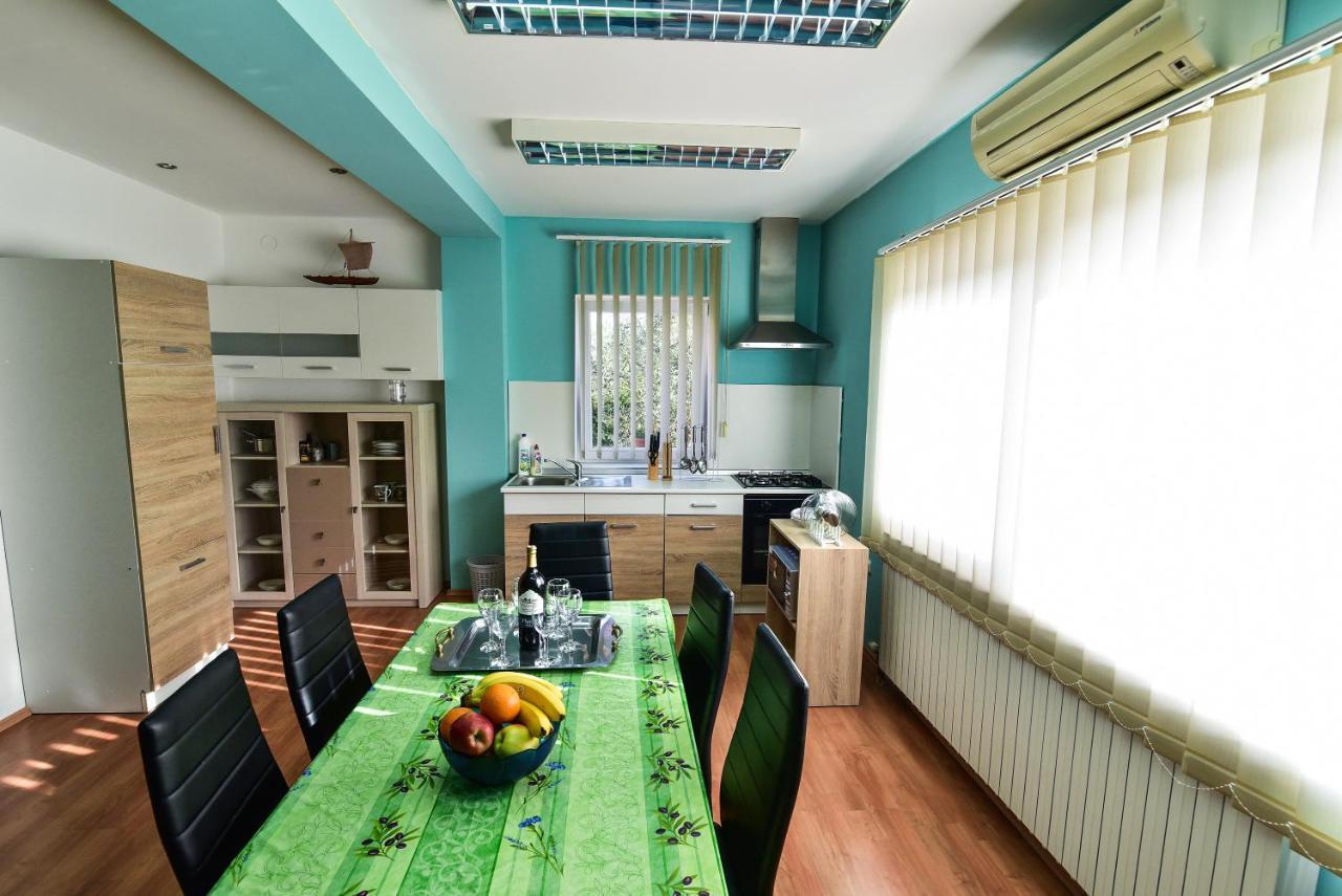 L&L Holiday Apartment ซาดาร์ ภายนอก รูปภาพ